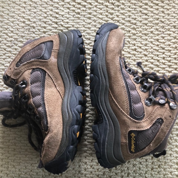 Columbia Unisex-Child Childrens Everett Waterproof Hiking Boot